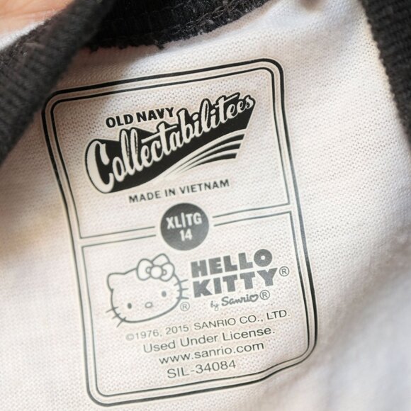 Winking Hello Kitty 'Dream On' Graphic Print Baseball Tee - Picture 4 of 6